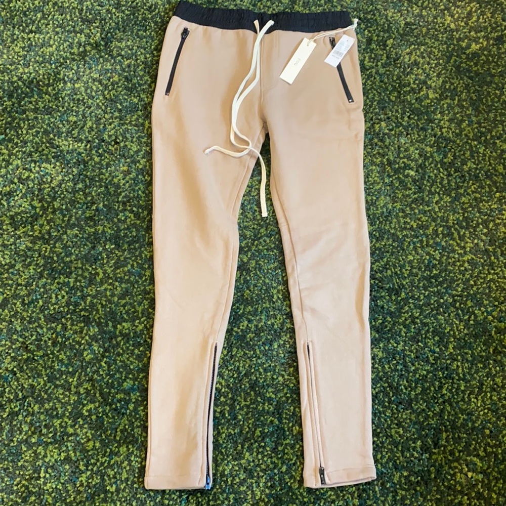 Men’s Essentials joggers